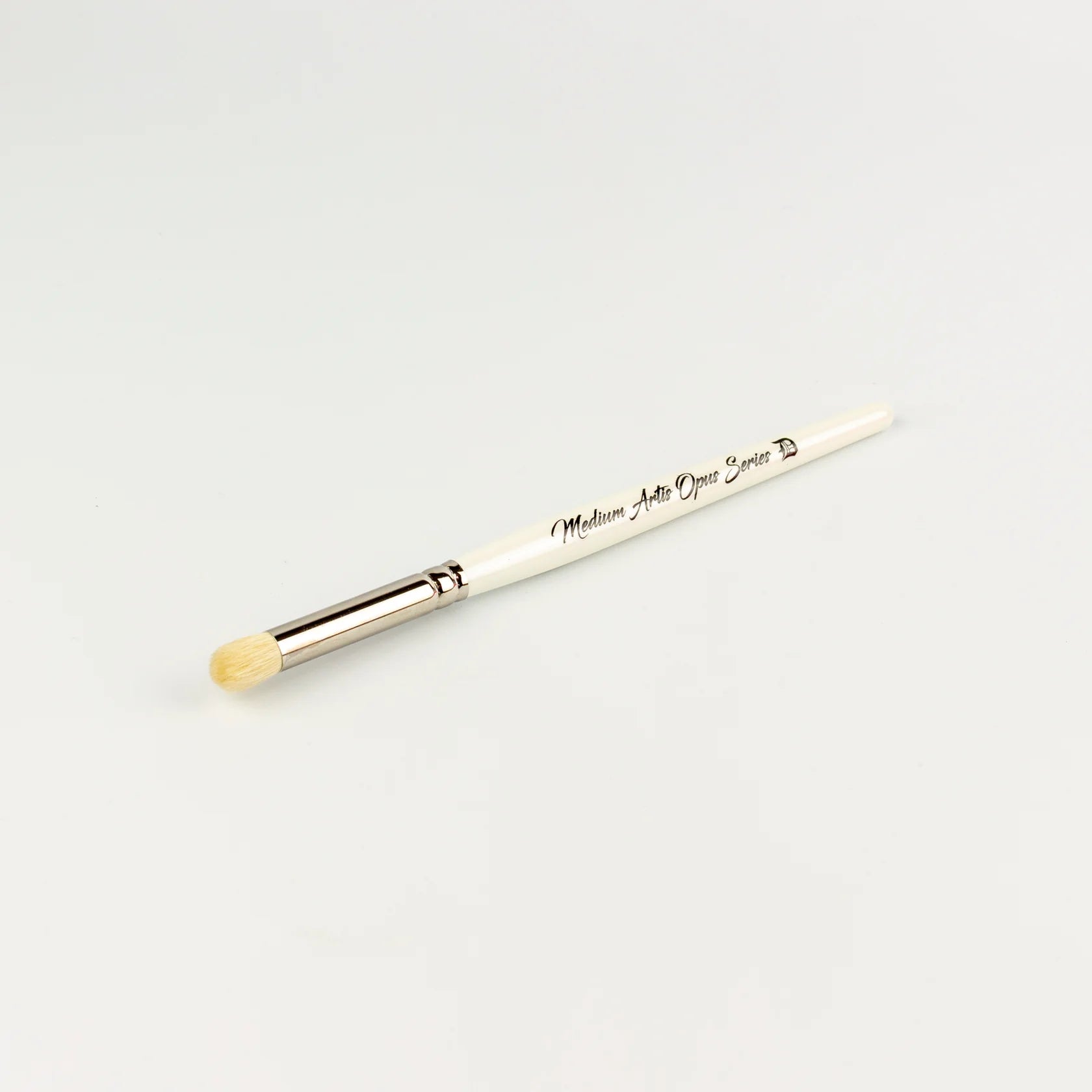Artis Opus series D medium brush